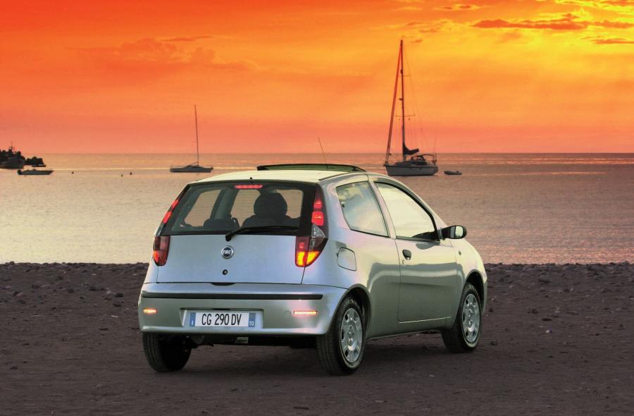  Fiat Punto 3-Door (188) 2003 года  (фото 5 из 30)
